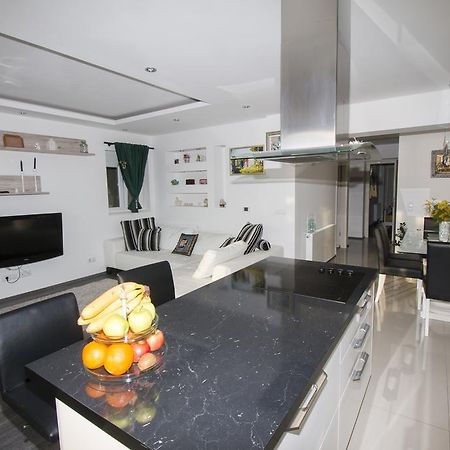 Apartment Mate Omis Bagian luar foto