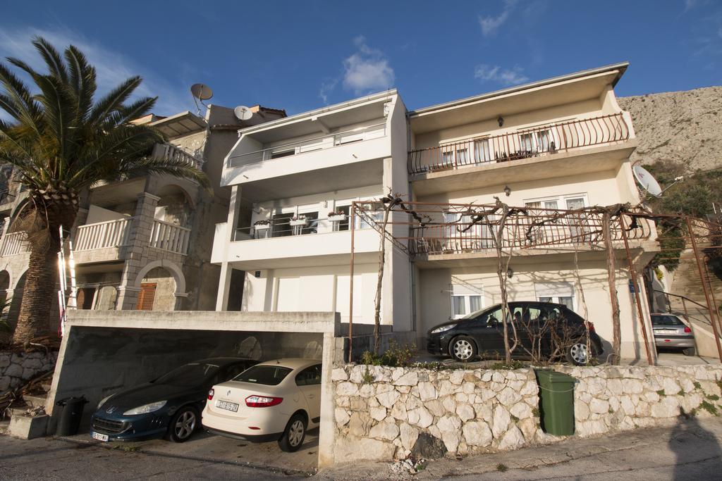 Apartment Mate Omis Bagian luar foto