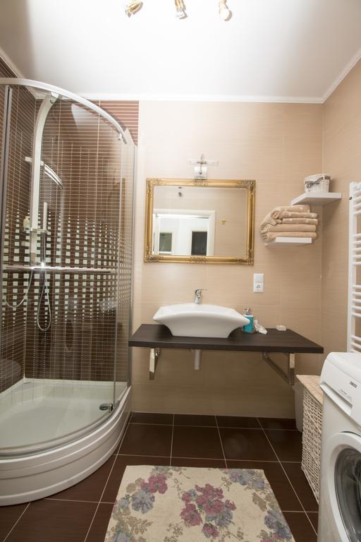 Apartment Mate Omis Bagian luar foto