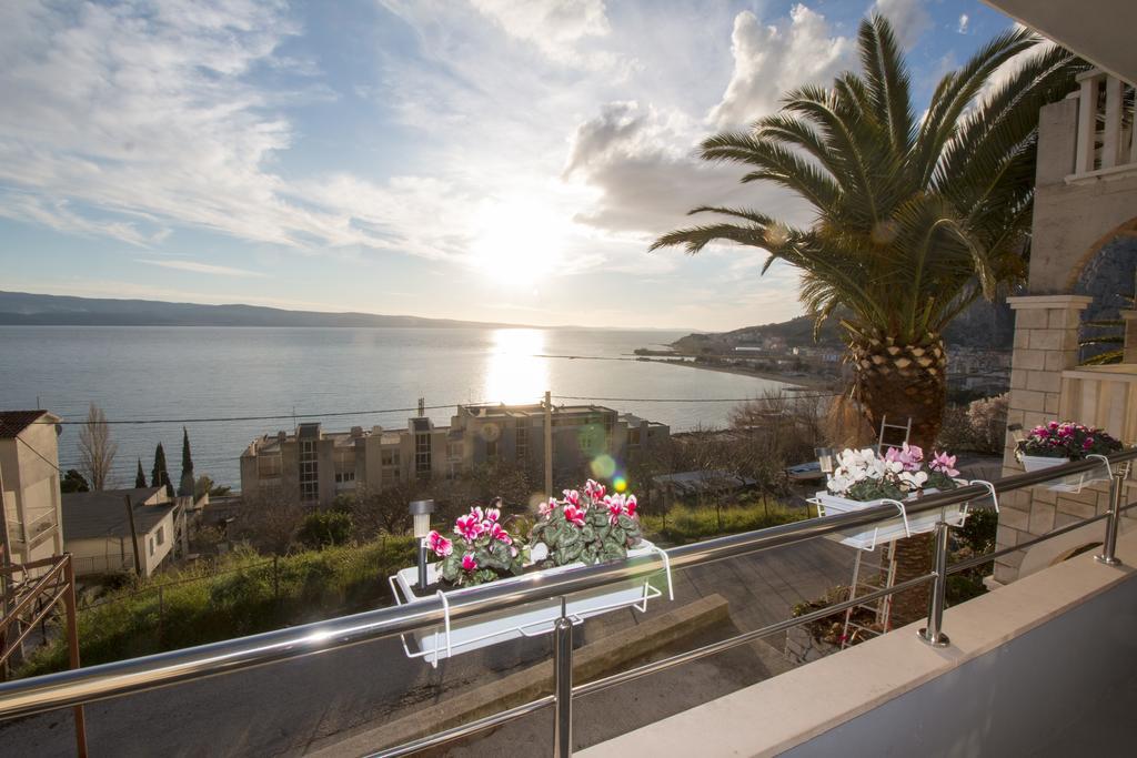 Apartment Mate Omis Bagian luar foto